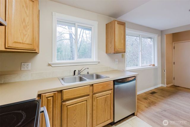 1540 Puget Drive E, Port Orchard, WA 98366