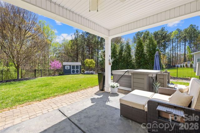 7682 Lazy Hollow Lane, Denver, NC 28037