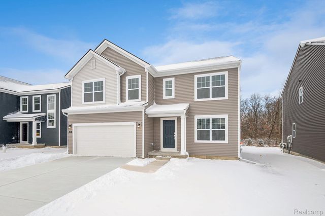 435 Hidden River W, Holly Township, MI 48442