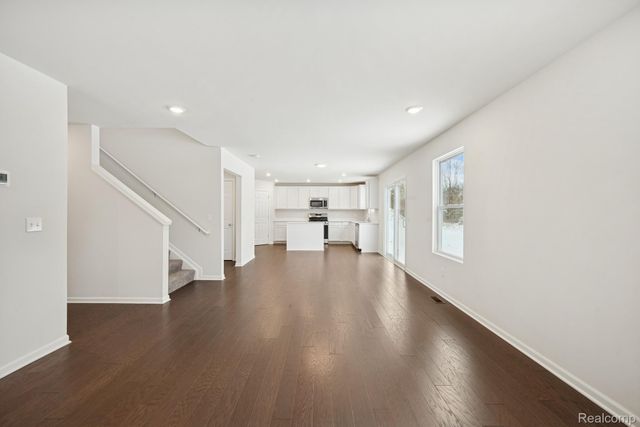 435 Hidden River W, Holly Township, MI 48442