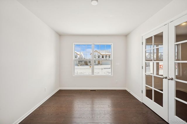 435 Hidden River W, Holly Township, MI 48442