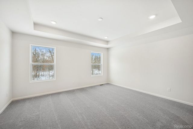 435 Hidden River W, Holly Township, MI 48442