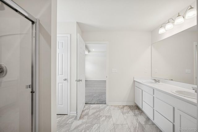 435 Hidden River W, Holly Township, MI 48442