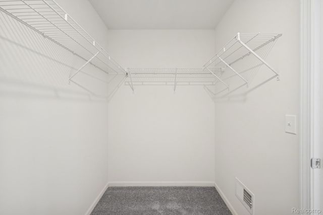 435 Hidden River W, Holly Township, MI 48442