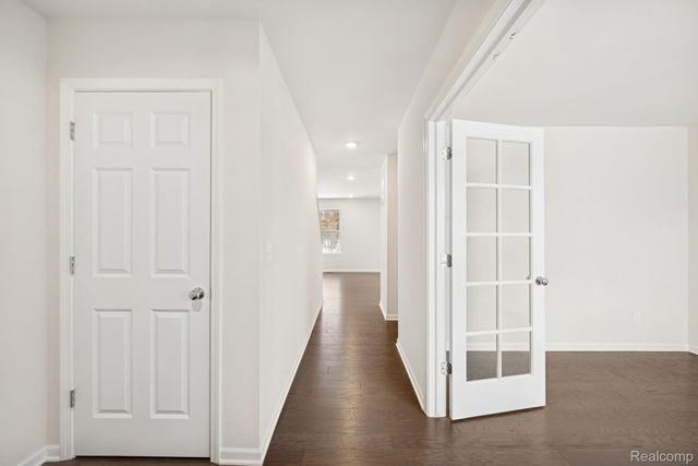 435 Hidden River W, Holly Township, MI 48442