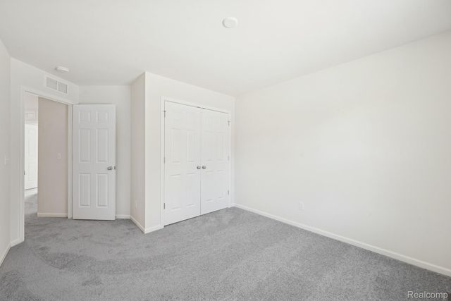 435 Hidden River W, Holly Township, MI 48442