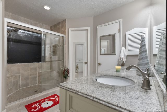 5843 Spring Valley, San Antonio, TX 78247