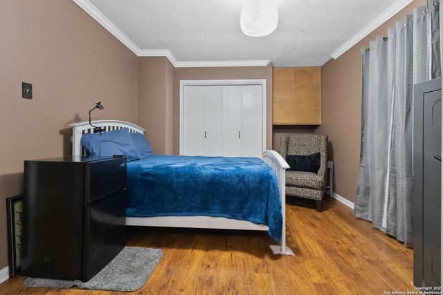 5843 Spring Valley, San Antonio, TX 78247