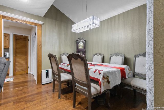 5843 Spring Valley, San Antonio, TX 78247