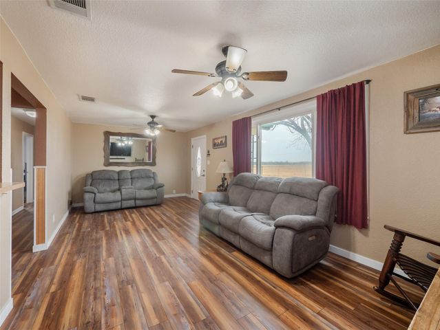 851 County Road 455, Coupland, TX 78615
