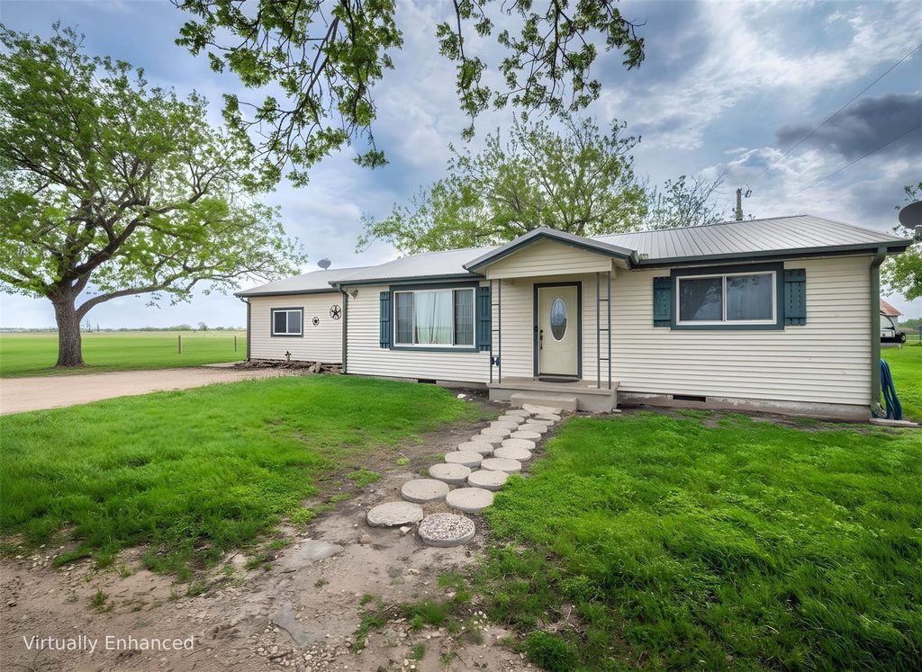 851 County Road 455, Coupland, TX 78615