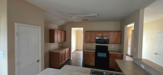 104 Idlewheat Lane, Dallas, TX 75241