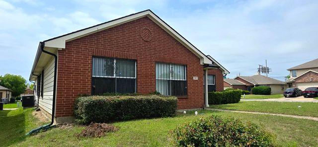 104 Idlewheat Lane, Dallas, TX 75241