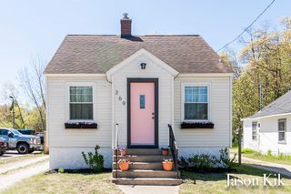 369 N 3rd Avenue, Fruitport, MI 49415