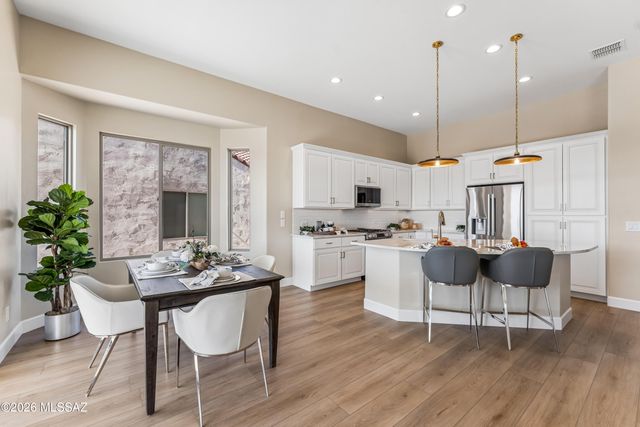 1941 N Aruba Drive, Green Valley, AZ 85614