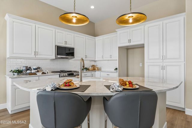 1941 N Aruba Drive, Green Valley, AZ 85614