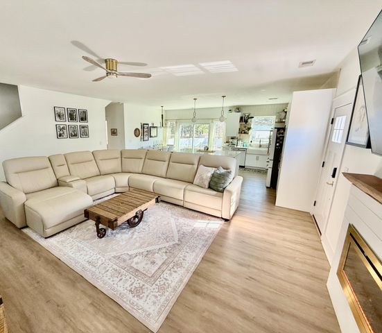 125 Chancing Bye Lane, Huger, SC 29450