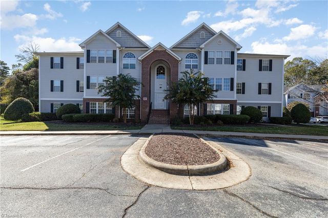 3698 Cotswold Avenue, Greensboro, NC 27410