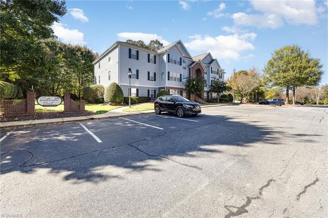 3698 Cotswold Avenue, Greensboro, NC 27410