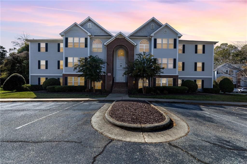 3698 Cotswold Avenue, Greensboro, NC 27410