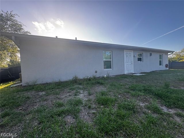 6050 Kumquat CIR, Labelle, FL 33935