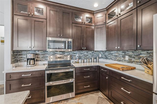 4103 HERITAGE LAKE COURT, Lutz, FL 33558