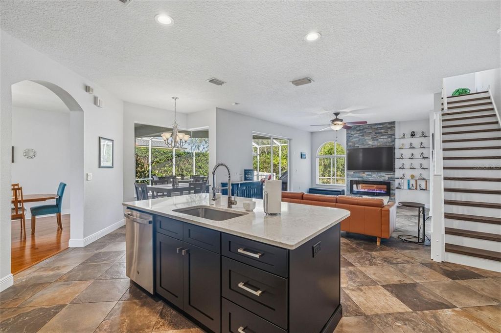 Image 12 of property listing at 4103 HERITAGE LAKE COURT, Lutz, FL 33558