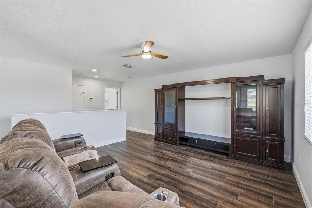 Image 29 of property listing at 4103 HERITAGE LAKE COURT, Lutz, FL 33558