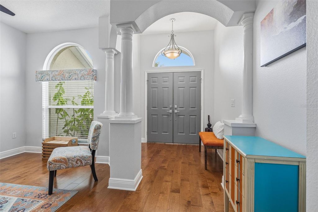 Image 4 of property listing at 4103 HERITAGE LAKE COURT, Lutz, FL 33558