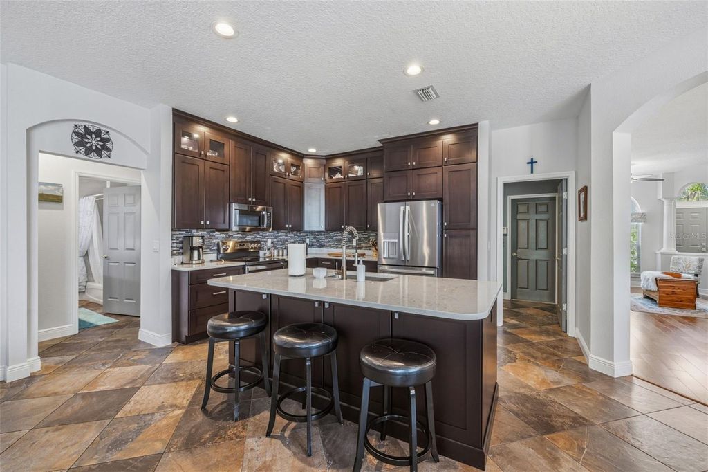 Image 9 of property listing at 4103 HERITAGE LAKE COURT, Lutz, FL 33558