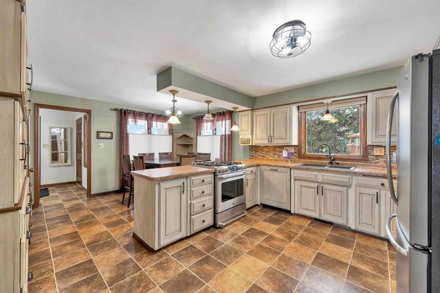 2780 S RIDGE ROAD, Green Bay, WI 54304