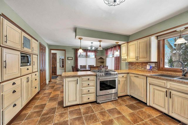 2780 S RIDGE ROAD, Green Bay, WI 54304