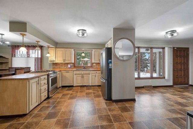 2780 S RIDGE ROAD, Green Bay, WI 54304