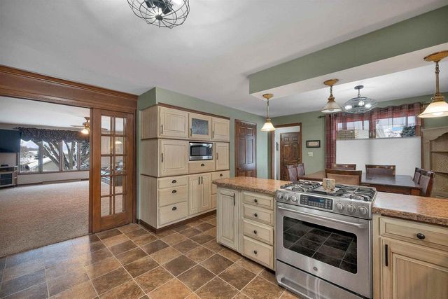 2780 S RIDGE ROAD, Green Bay, WI 54304