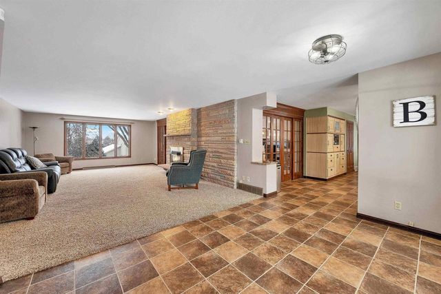 2780 S RIDGE ROAD, Green Bay, WI 54304