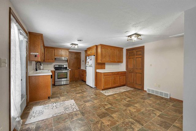 2780 S RIDGE ROAD, Green Bay, WI 54304