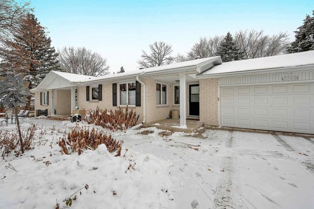 2780 S RIDGE ROAD, Green Bay, WI 54304