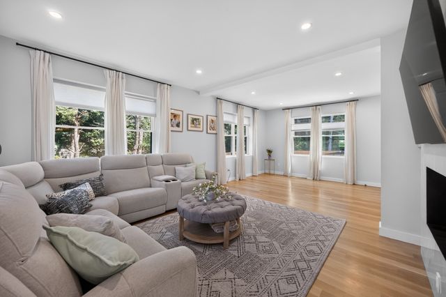 409 Pearl St, Reading, MA 01867