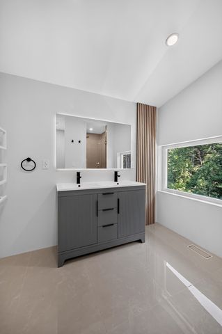 409 Pearl St, Reading, MA 01867