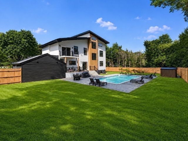 409 Pearl St, Reading, MA 01867