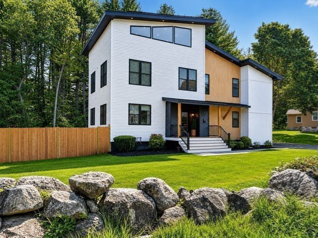 409 Pearl St, Reading, MA 01867