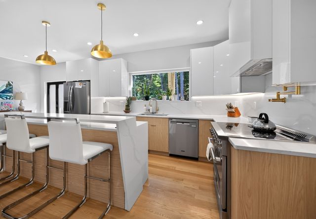 409 Pearl St, Reading, MA 01867