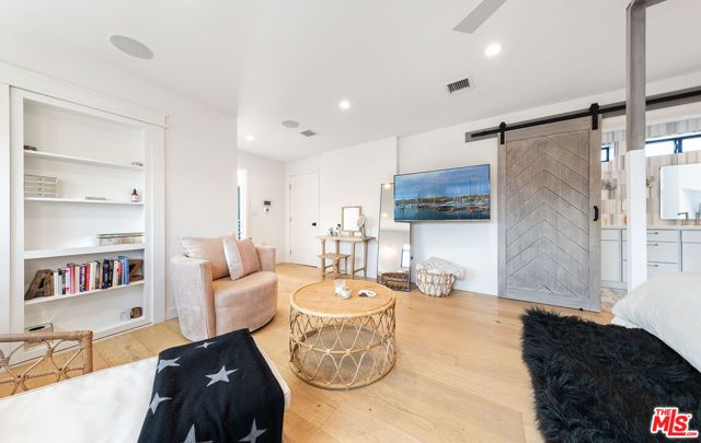 5317 Pacific Avenue, Marina Del Rey, CA 90292