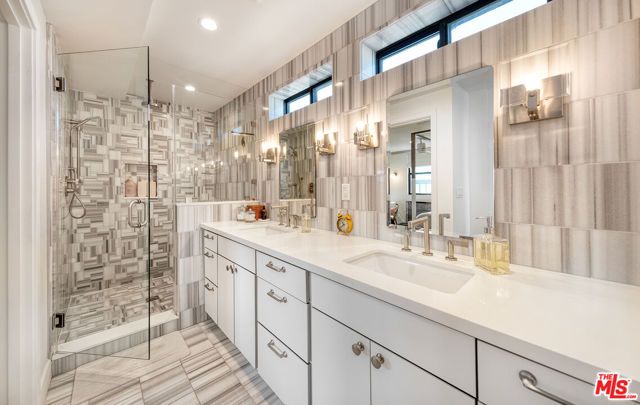 5317 Pacific Avenue, Marina Del Rey, CA 90292