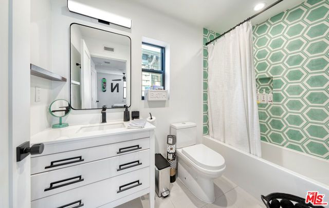 5317 Pacific Avenue, Marina Del Rey, CA 90292