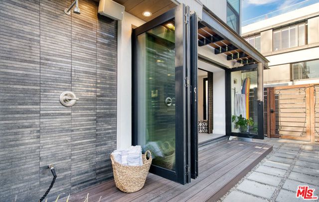 5317 Pacific Avenue, Marina Del Rey, CA 90292