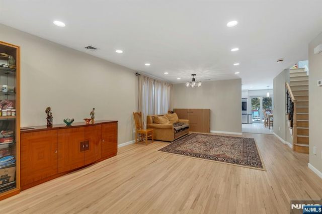 573 Kearney, Cliffside Park, NJ 07010