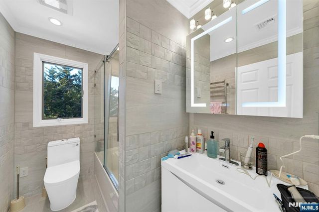 573 Kearney, Cliffside Park, NJ 07010