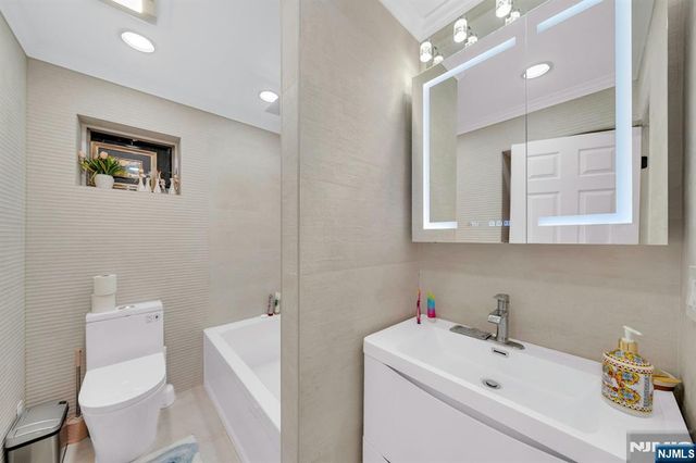 573 Kearney, Cliffside Park, NJ 07010