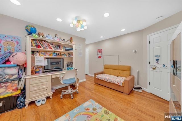 573 Kearney, Cliffside Park, NJ 07010